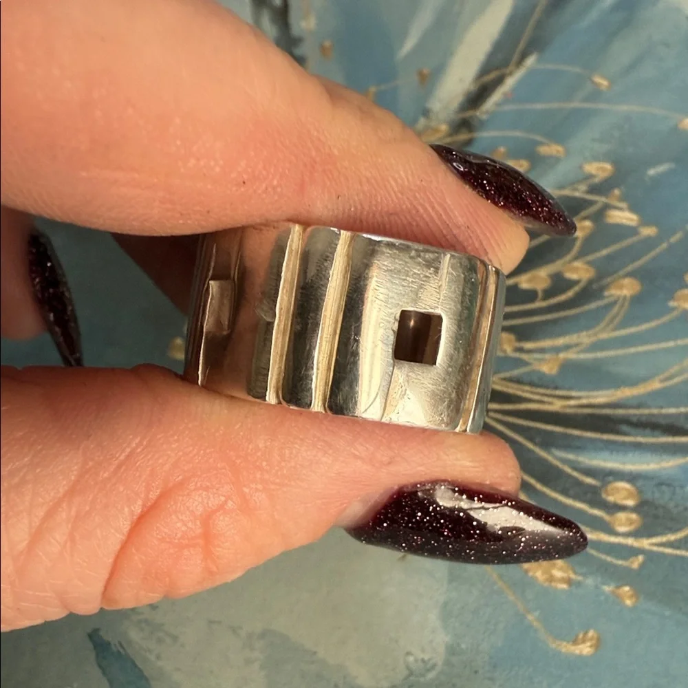 Silver Wide Band Ring Gucci - Picture 3 of 4